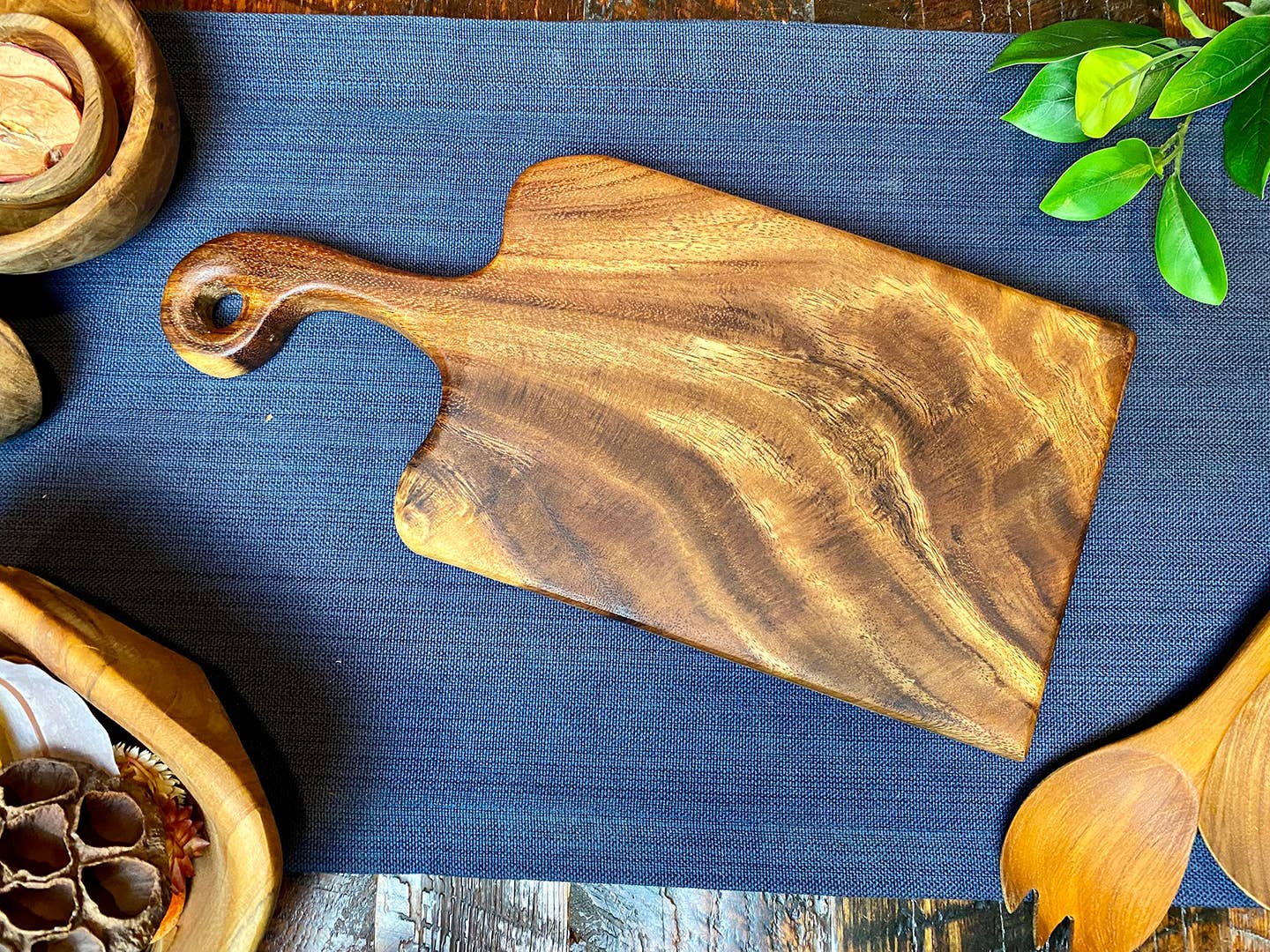 Dark Grain Premium Board - Ringold Valley Trading Company