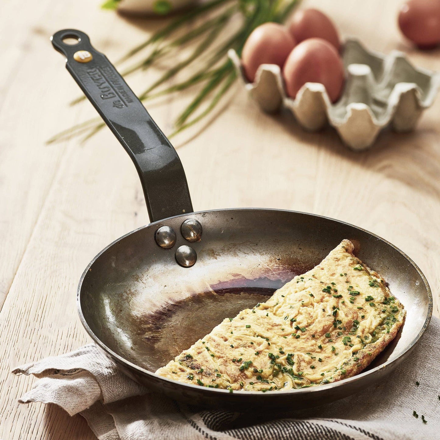 MINERAL B Carbon Steel Omelette Pan: 11"